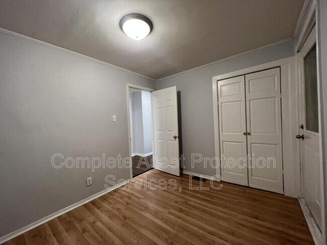 Building Photo - 2788 Hickory St