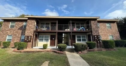 Building Photo - 801 Wildcat Dr