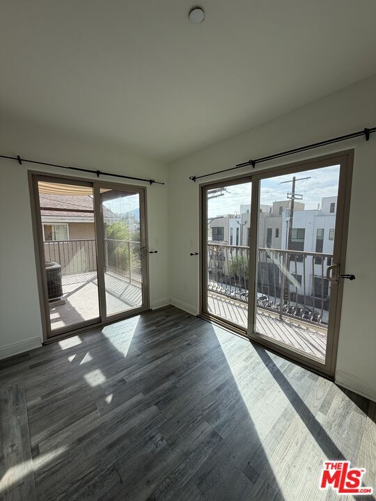 Building Photo - 10809 Hortense St