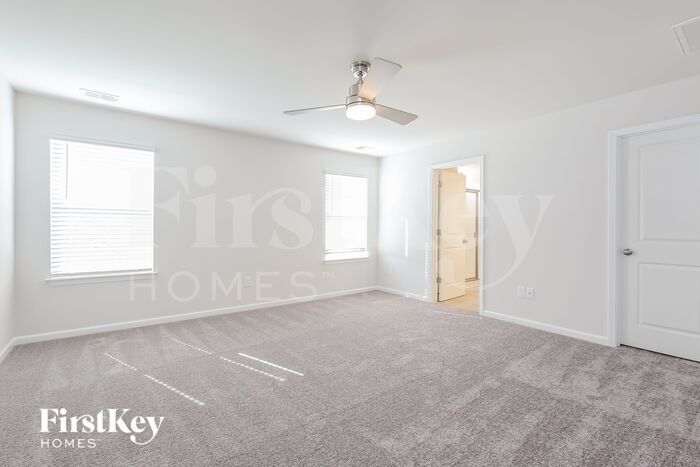 Building Photo - 411 Stonefence Dr