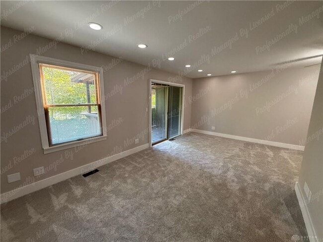 Building Photo - 2154 Willowgrove Ave