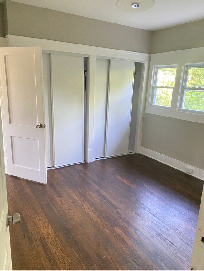 Building Photo - 1683 Colonial Dr