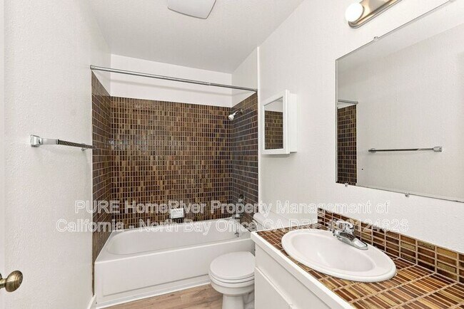 Building Photo - 5925 Montecito Blvd