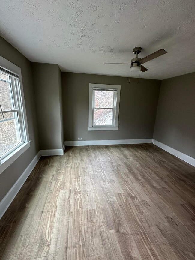 Building Photo - 302 Clay St