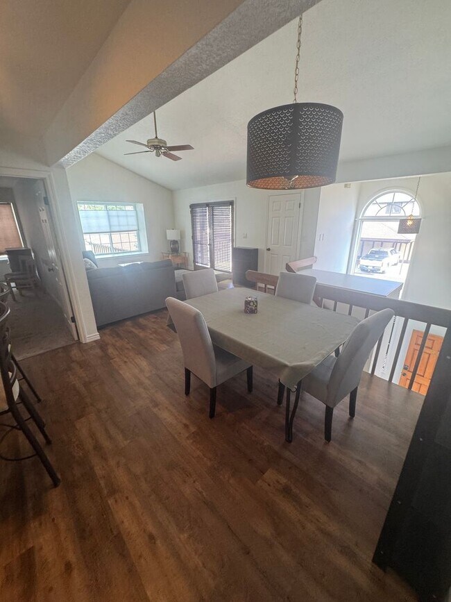 Building Photo - MOVE IN READY! Fully Furnished 2-Bed Condo...
