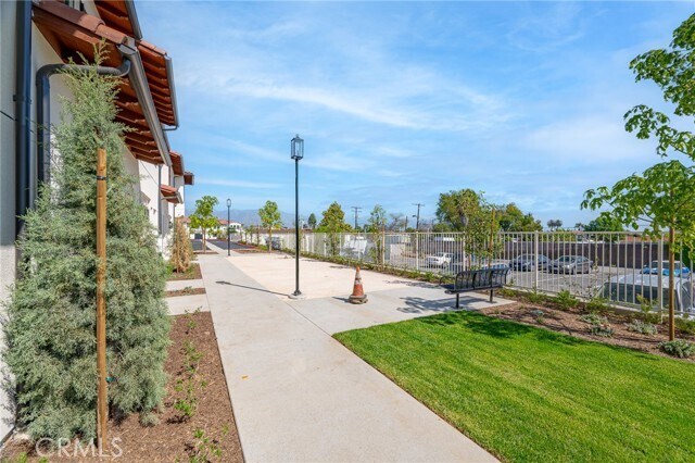 Building Photo - 160 N New Ave