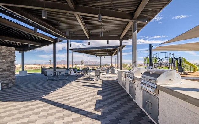 Building Photo - Spacious, Stylish, and Ready for You!