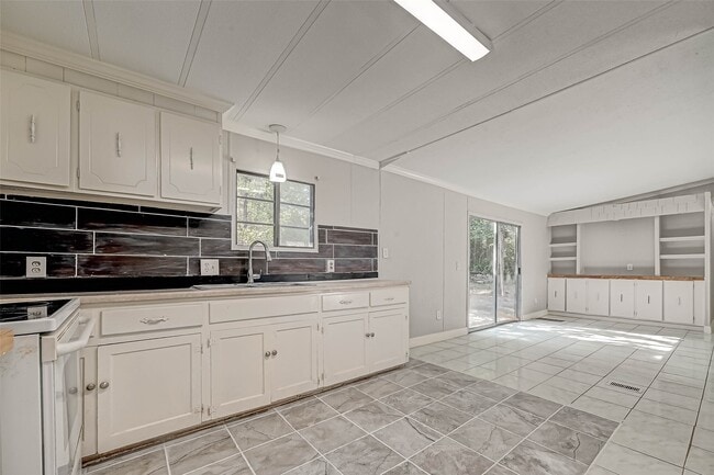 Building Photo - 14572 Hasara Ln