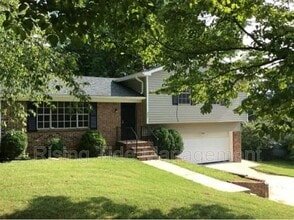 Building Photo - 540 20th Ct NE