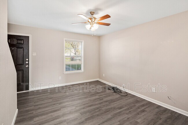 Building Photo - 2914 Prairie Flower Cir