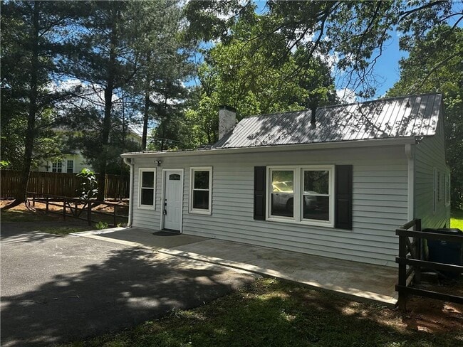Building Photo - 10790 Waters Rd