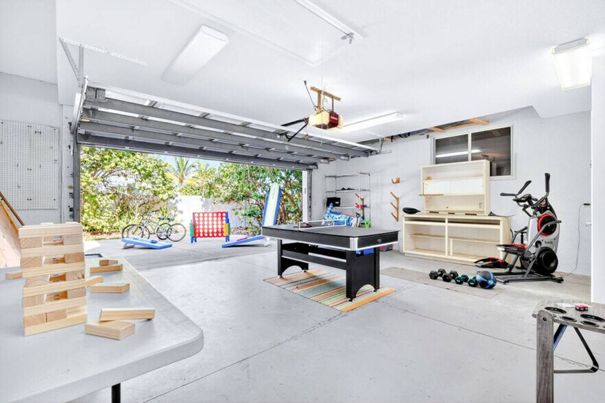 Building Photo - 2775 Jimmy Buffett Mem Hwy