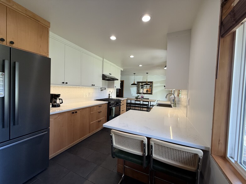 Kitchen - 14030 SE Rupert Dr