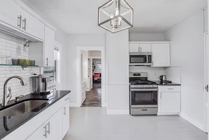 Building Photo - 67 Curtis Rd