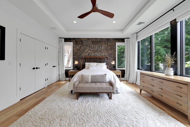 Building Photo - 528 Sagamore Ave