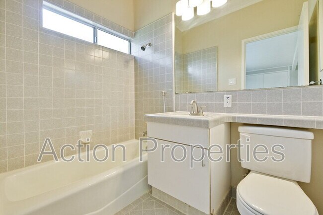 Building Photo - 3974 Duncan Pl