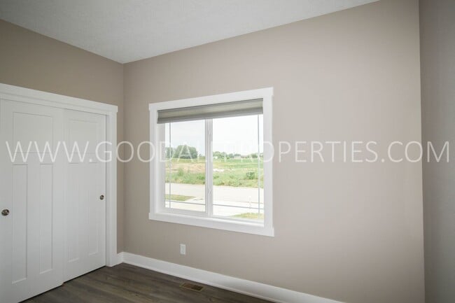 Building Photo - 4-Bedroom Ranch in Clive with Finished Basement & 3-Car Garage!