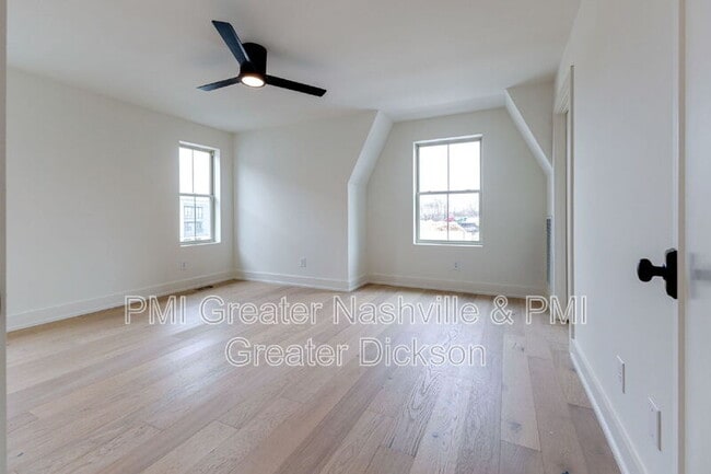 Building Photo - 537 Midnight Way