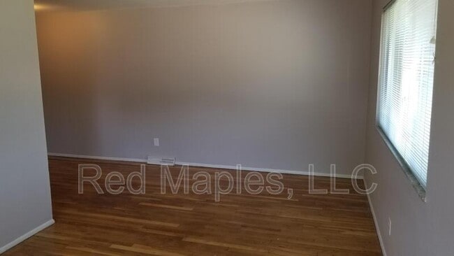 Building Photo - 4050 Esseldale Dr