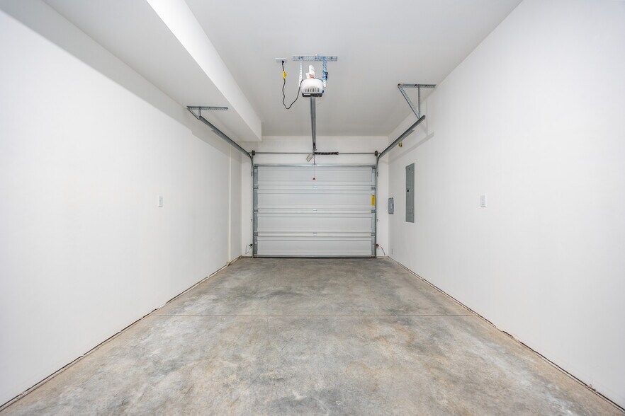 Building Photo - 20 S Volland St