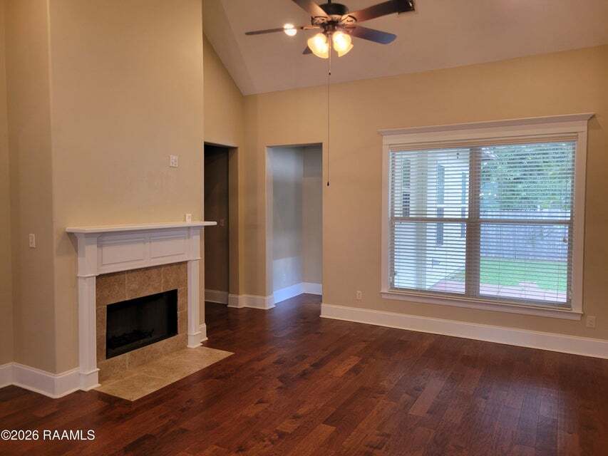 Building Photo - 405 Summerland Key Ln