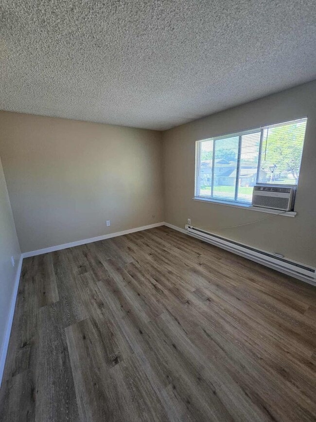 Building Photo - 2 Bedroom Smithridge Greens Condo