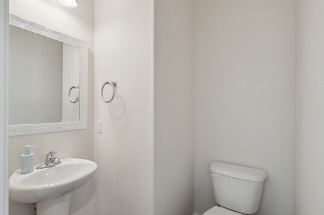 Building Photo - 1275 Exchange St