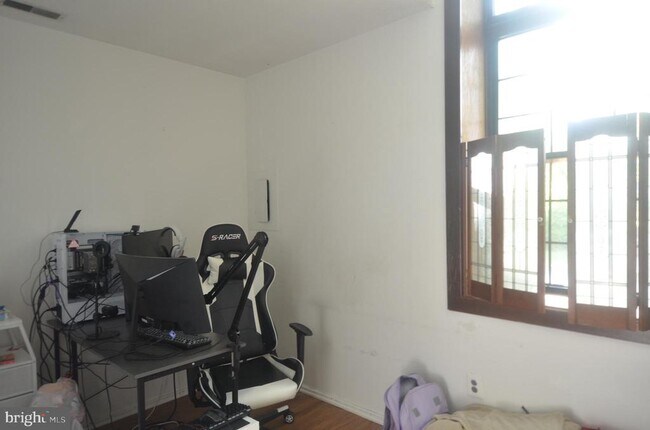 Building Photo - 2634 N Centre St