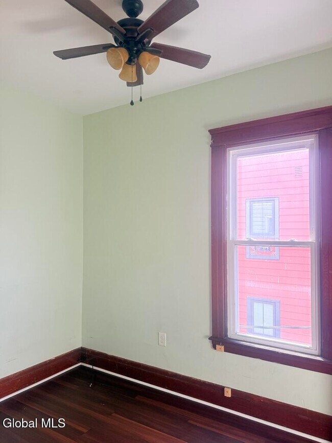 Building Photo - 202 Morton Ave