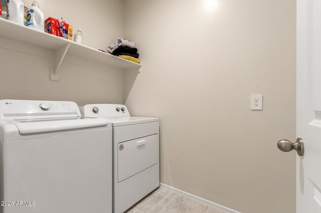 Building Photo - 5065 E Emery Rd