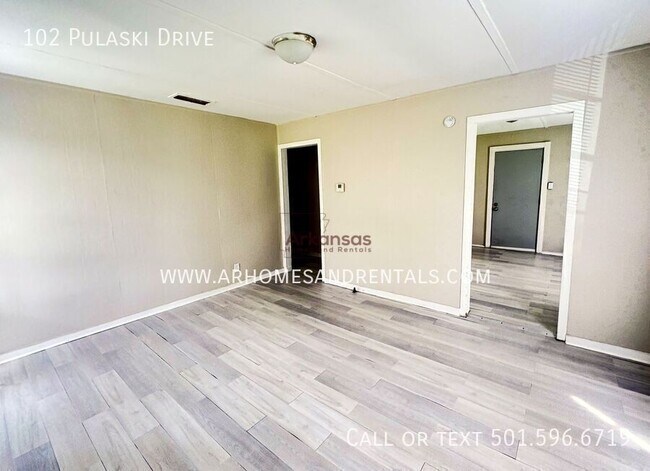 Building Photo - 102 Pulaski Dr