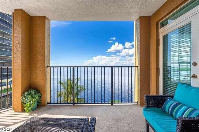 Building Photo - 2825 Palm Beach Blvd