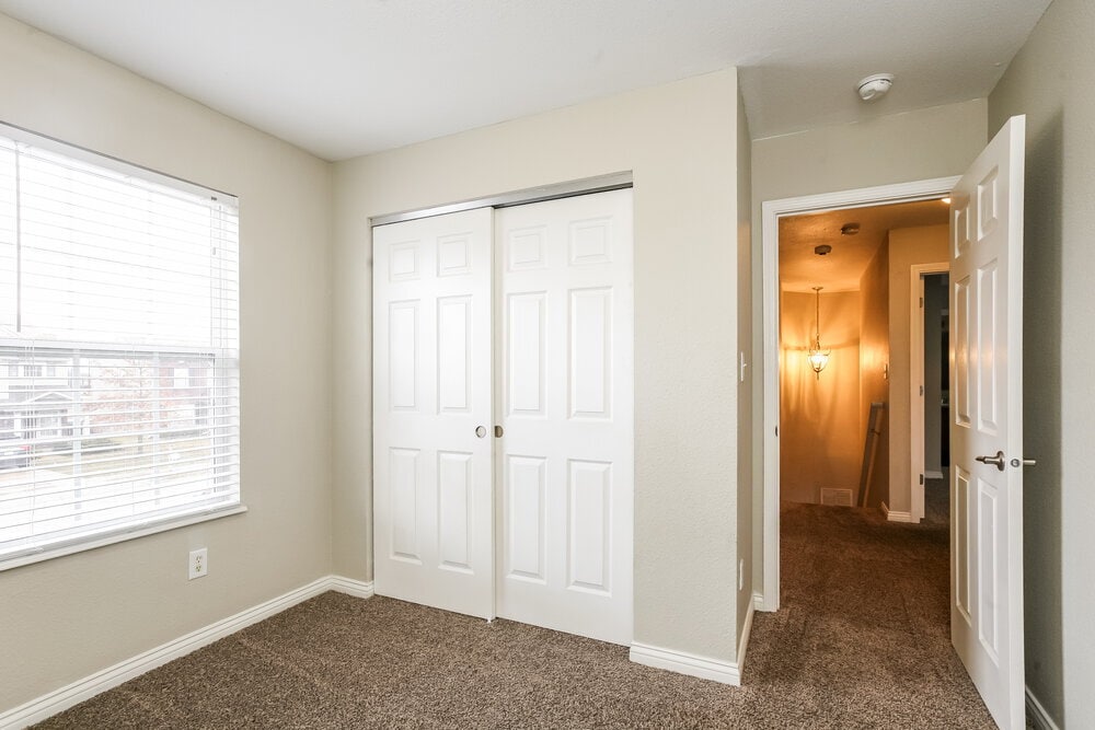 Building Photo - 2718 Rothe Ln