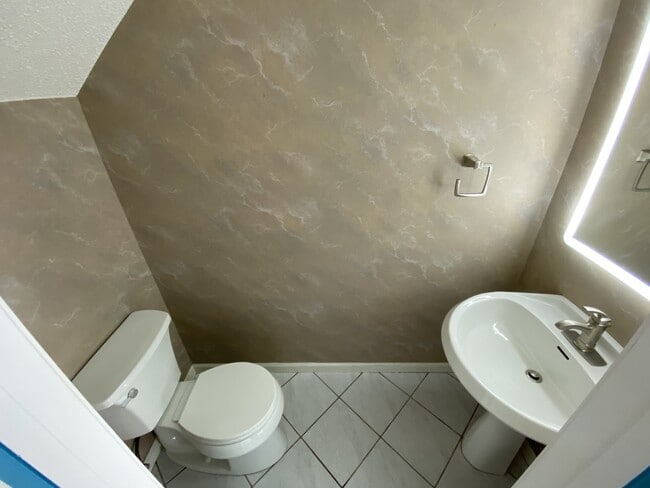 Building Photo - 1880 Murrell Rd