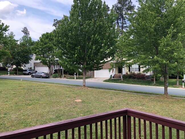 Building Photo - 1147 Pebble Creek Xing