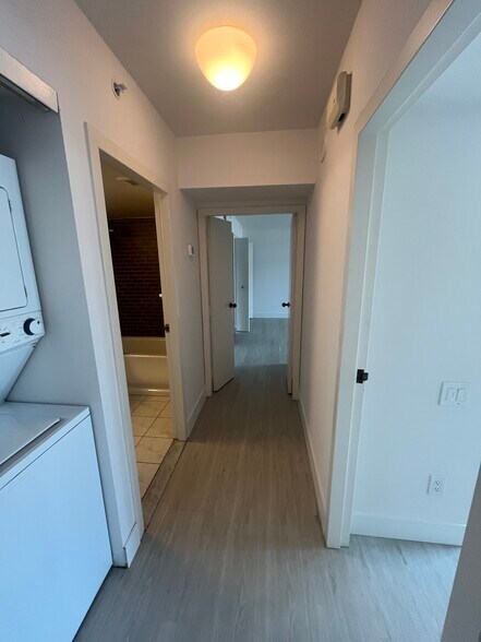 Hallway - 500 W Harbor Dr