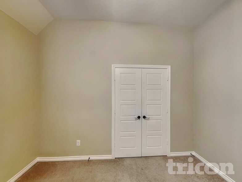 Building Photo - 330 Abbott Ln