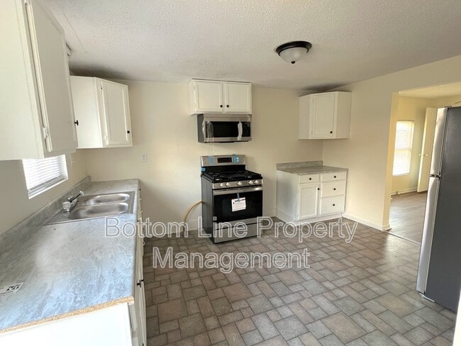 Building Photo - 118 Nat Barber Ave