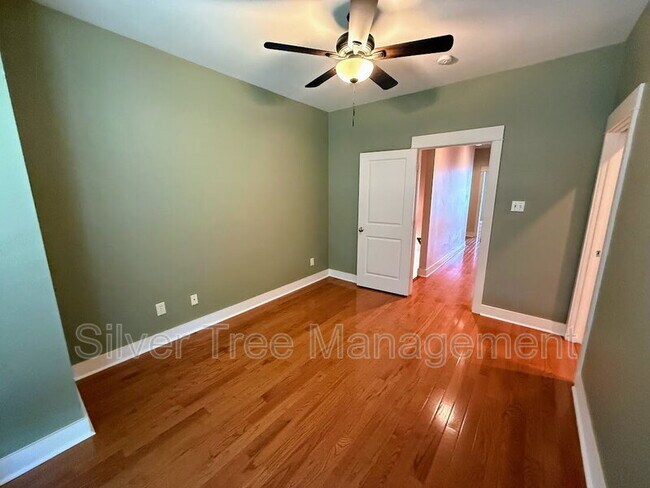 Building Photo - 3204 Wycliff Ave