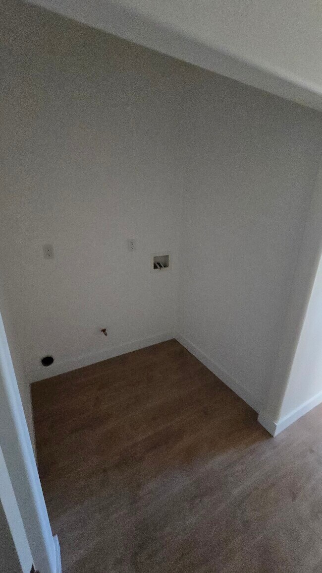 Building Photo - 6504 Tujunga Ave