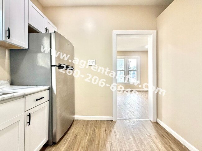 Building Photo - 1829 Broadway