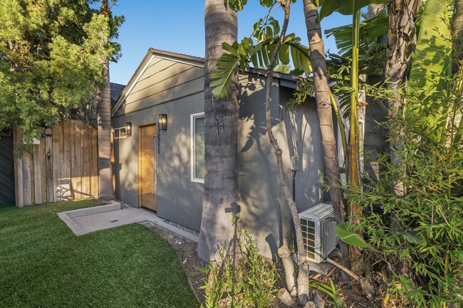 Building Photo - 12511 Landale St