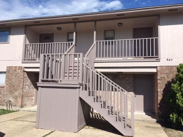 Building Photo - 865 Quetzal St