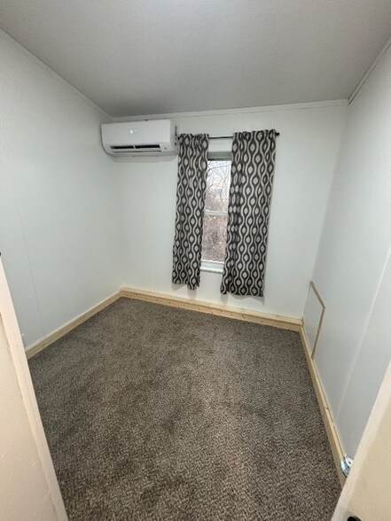 Building Photo - 42 Toll Gate Ct