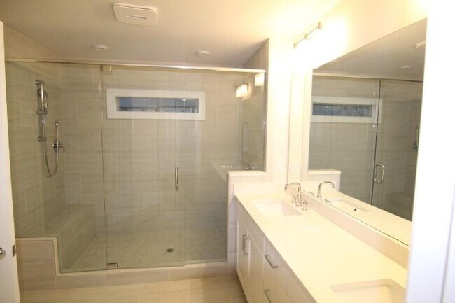 Building Photo - 1329 Rosen Rd