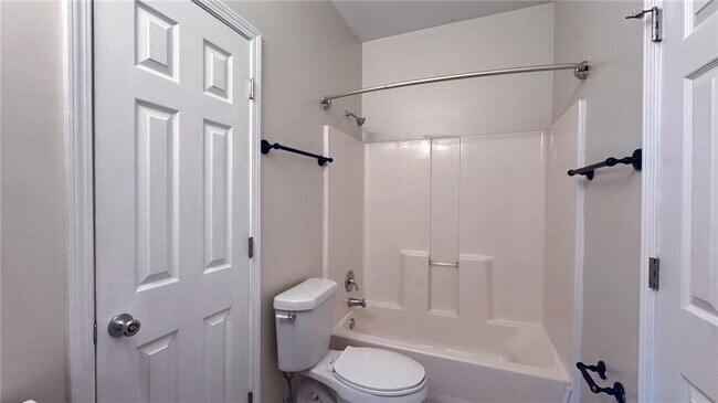 Building Photo - 28 Weyman Ave SW
