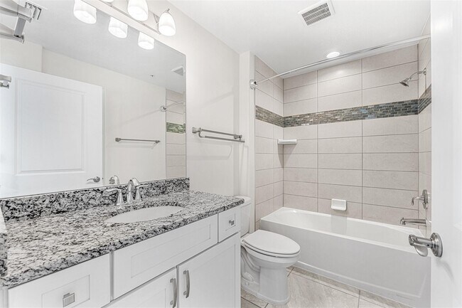 Building Photo - 1435 S Harbor City Blvd
