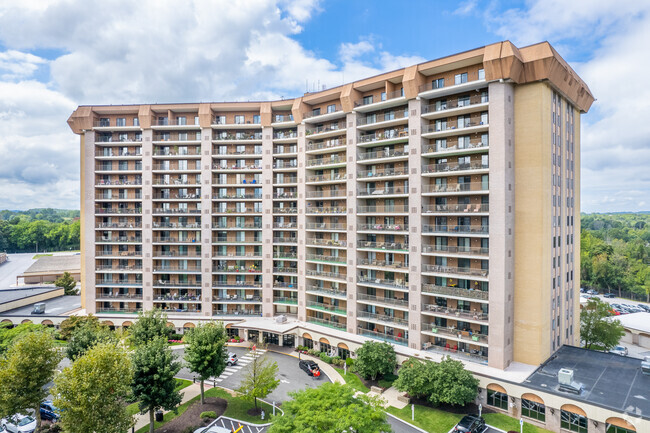 Building Photo - Valley Forge Towers West