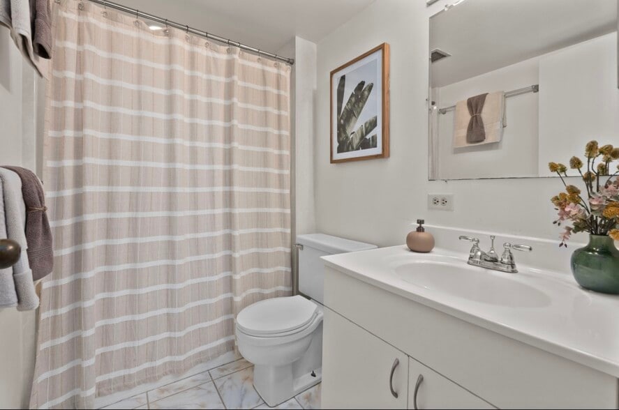 Master Bath - 3161 Ala Ilima St