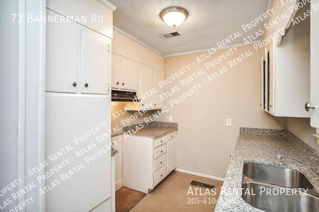 Building Photo - 72 Bannerman Rd SW